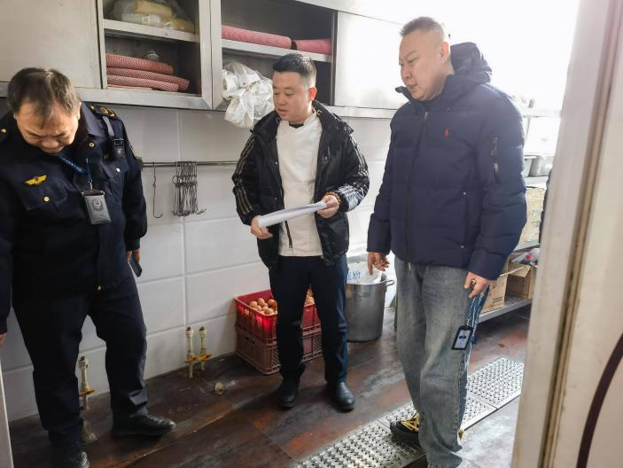 深化節(jié)日監(jiān)管，守護(hù)舌尖上的年味——昌圖縣市場(chǎng)監(jiān)督管理局全力保障春節(jié)餐飲服務(wù)安全